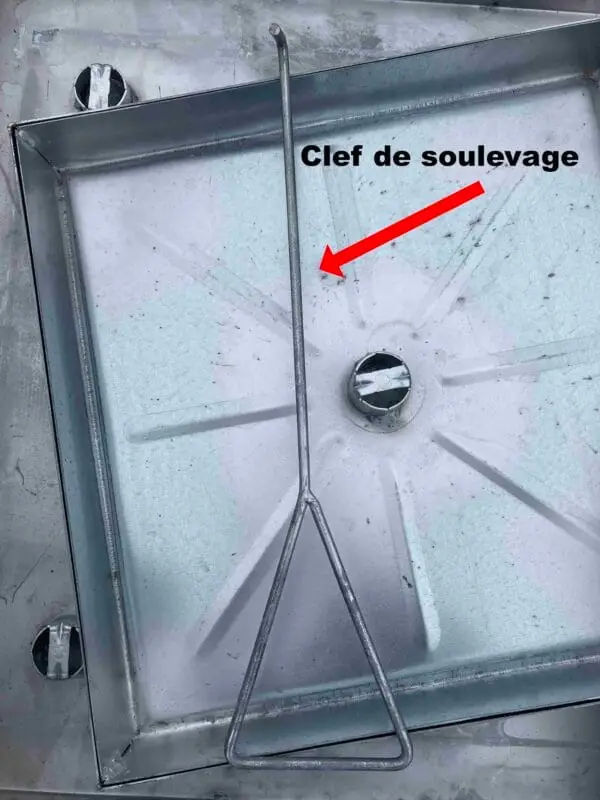 CLEF DE SOULEVAGE POUR TRAPPE DE VISITE
